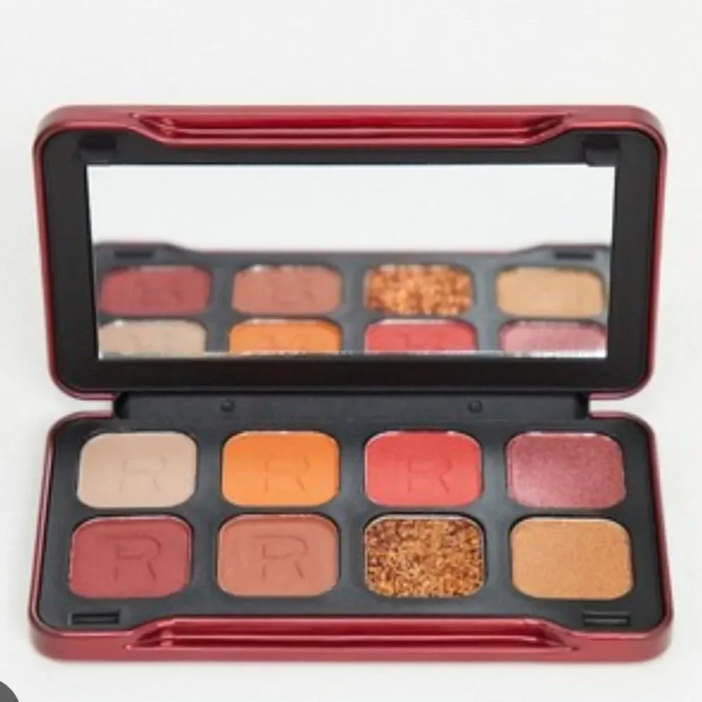 Revolution Beauty Forever Dynamic Eyeshadow Palette